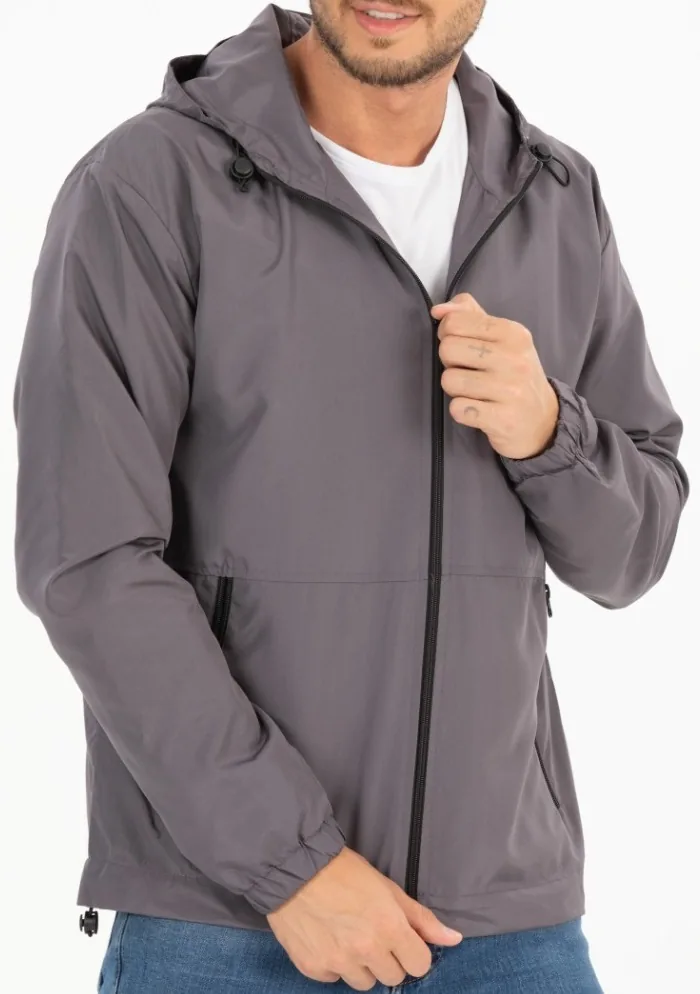 Gri kapşonlu softshell iş montu, su itici membran yüzey, stüdyo ürün görünümü